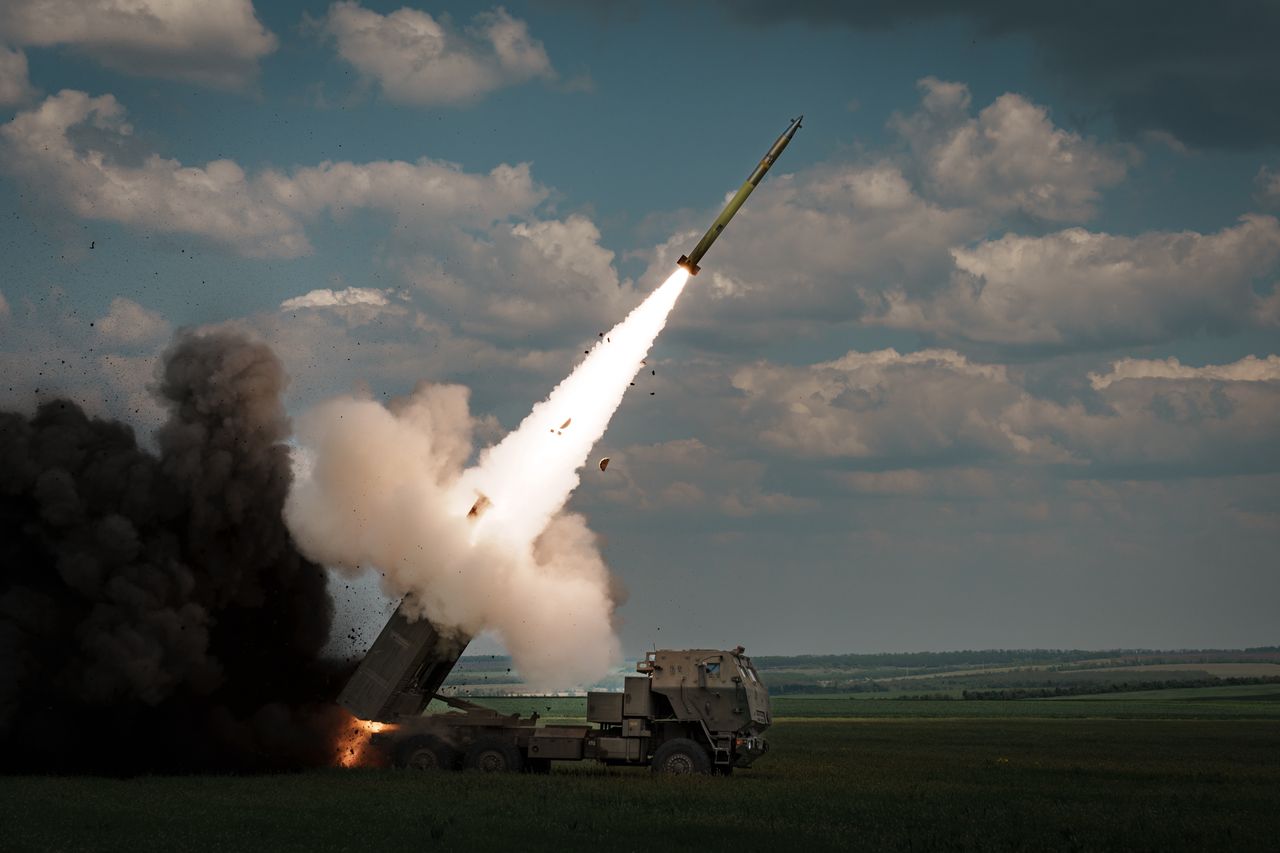 Ukrainian M142 HIMARS in action.