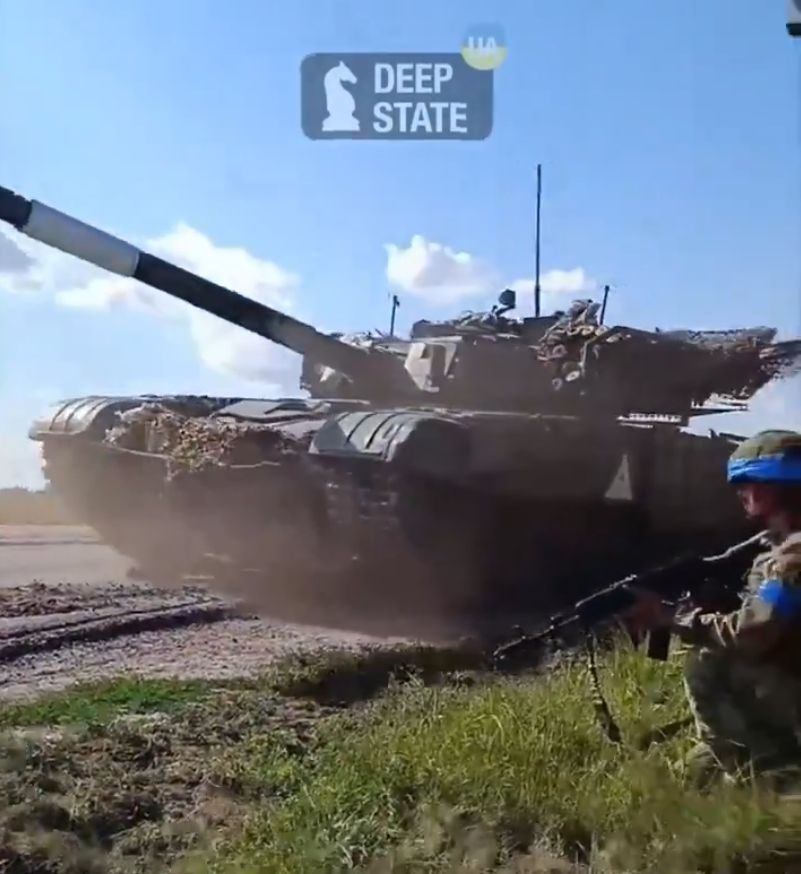 One of the former Polish PT-91 Twardy tanks somewhere in the Kursk region in Russia.