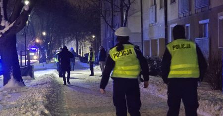 Pijani mężczyźni, wiatrówka i kryzys emocjonalny? Zdarzenie przy ul. Kazimierza Wielkiego!