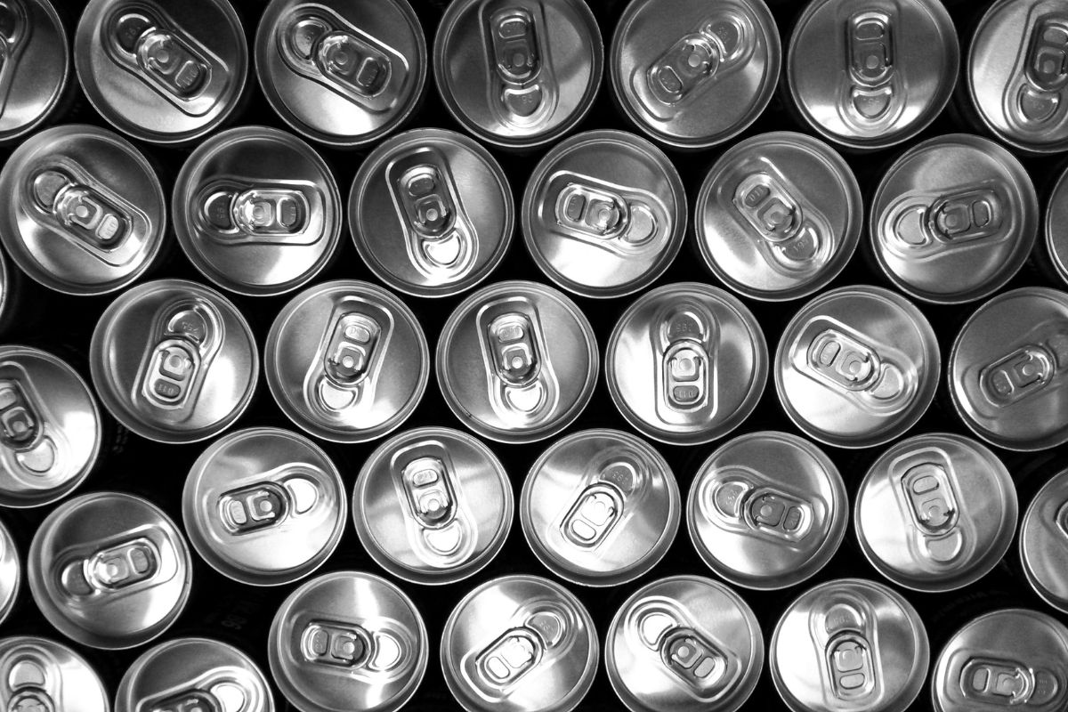 Drinking and eating from cans can negatively affect hormones
