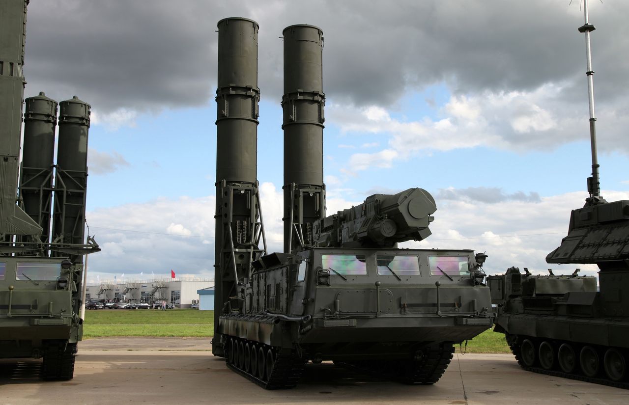 Resistance spies unveil gaps in Russia's Crimean defenses