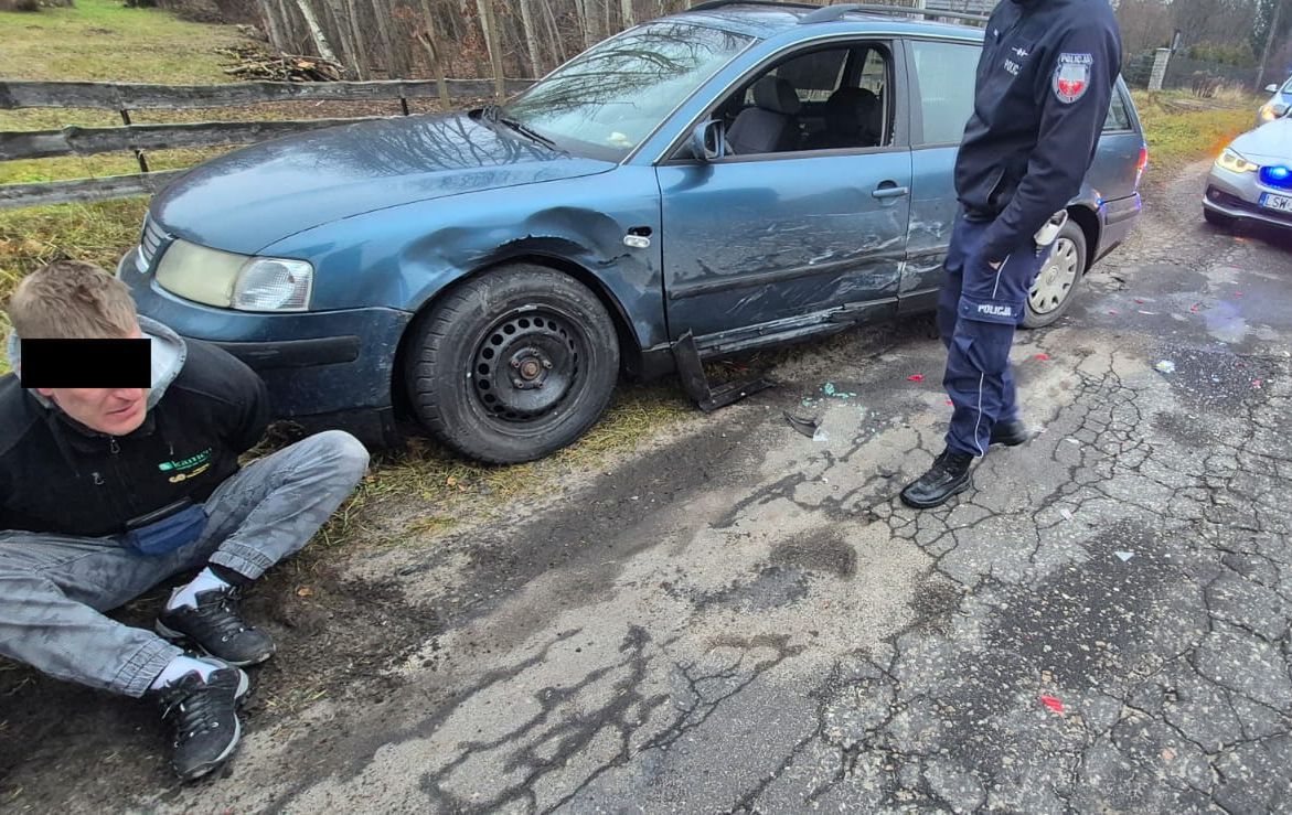 Rogóźno: Nietrzeźwy 41-latek uciekał przed policjantami. Zderzył się z radiowozem