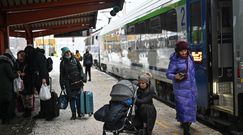 "Z krzywego peronu ludzie będą jeździć, jeśli będzie dobra oferta". Ekspert o paradoksie polskiej kolei