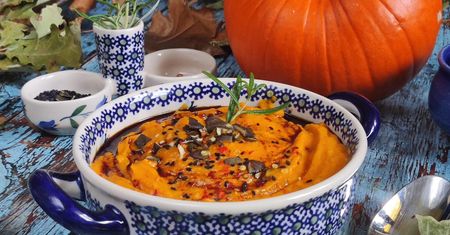 Pomarańczowe purée z pieczonych warzyw z mleczkiem kokosowym