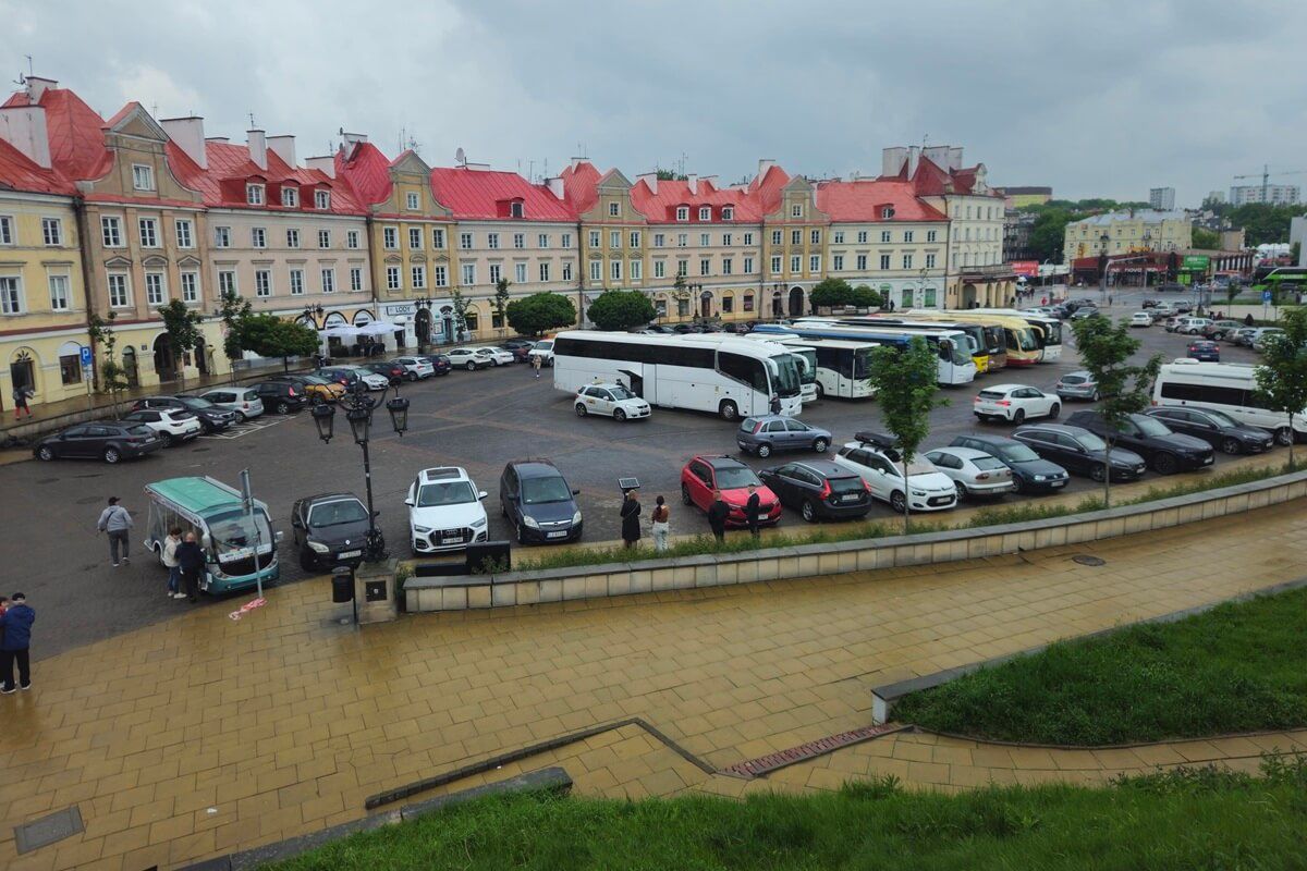 Plac Zamkowy zamknięty dla kierowców. Spore utrudnienia w centrum Lublina przez przygotowania do koncertu z okazji 11 listopada