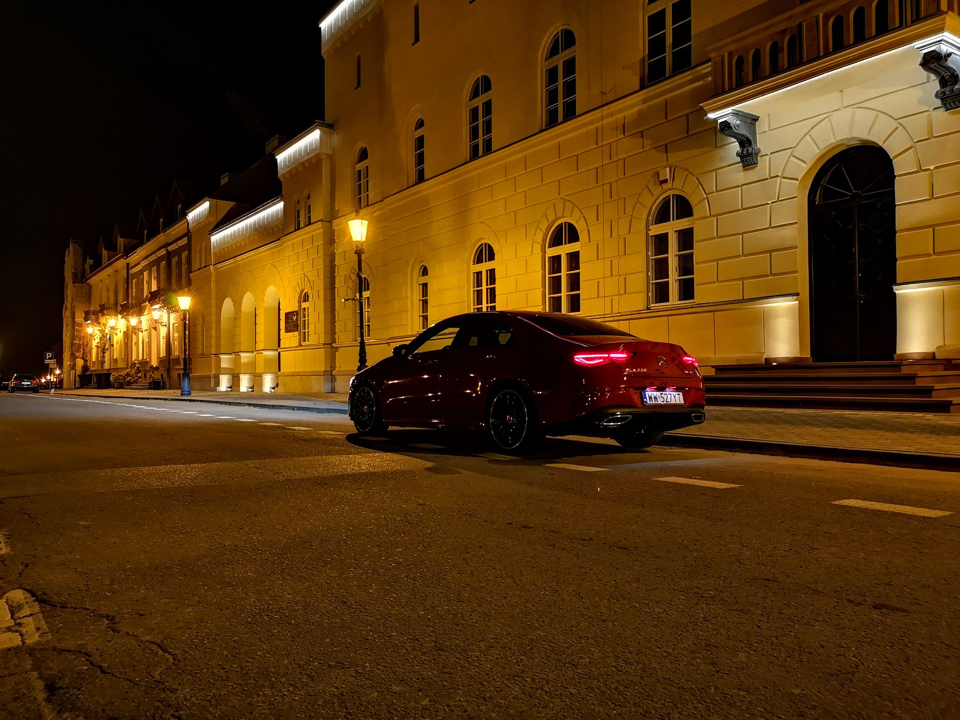 Mercedes CLA: System MBUX, wirtualny kokpit i audio Burmester 49