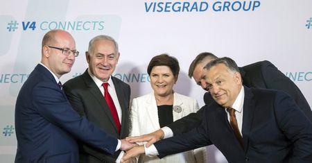 Szczęśliwa Beata Szydło pozuje z Victorem Orbanem (ZDJĘCIA)
