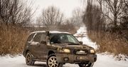 Uważasz, że podniesione kombi nie da sobie rady w cięższym terenie? Poznaj Bartka i jego subaru forestera