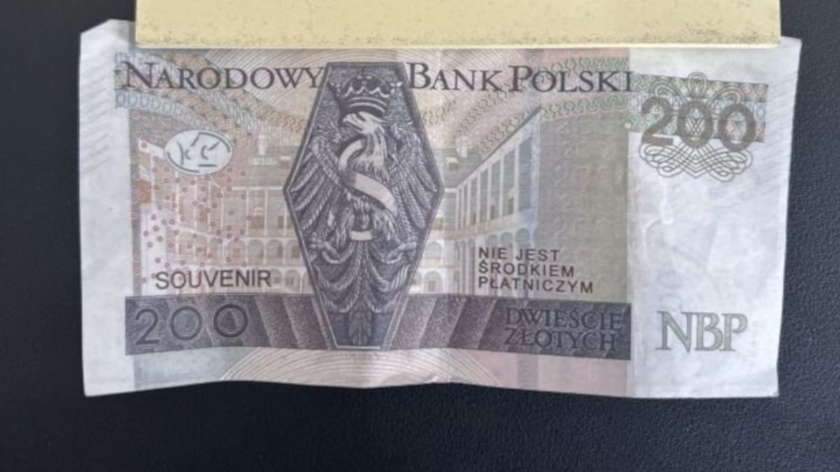 Fałszywy banknot 200-złotowy.