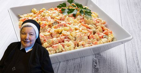 Siostra Anastazja zawsze dodaje do sałatki jarzynowej. Wyraźnie podbijają smak