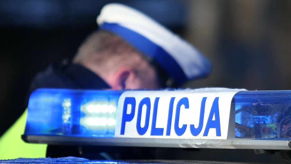 Pędzili 180km, aby uratować duszącą się 15-latkę. Pomogła policyjna eskorta 