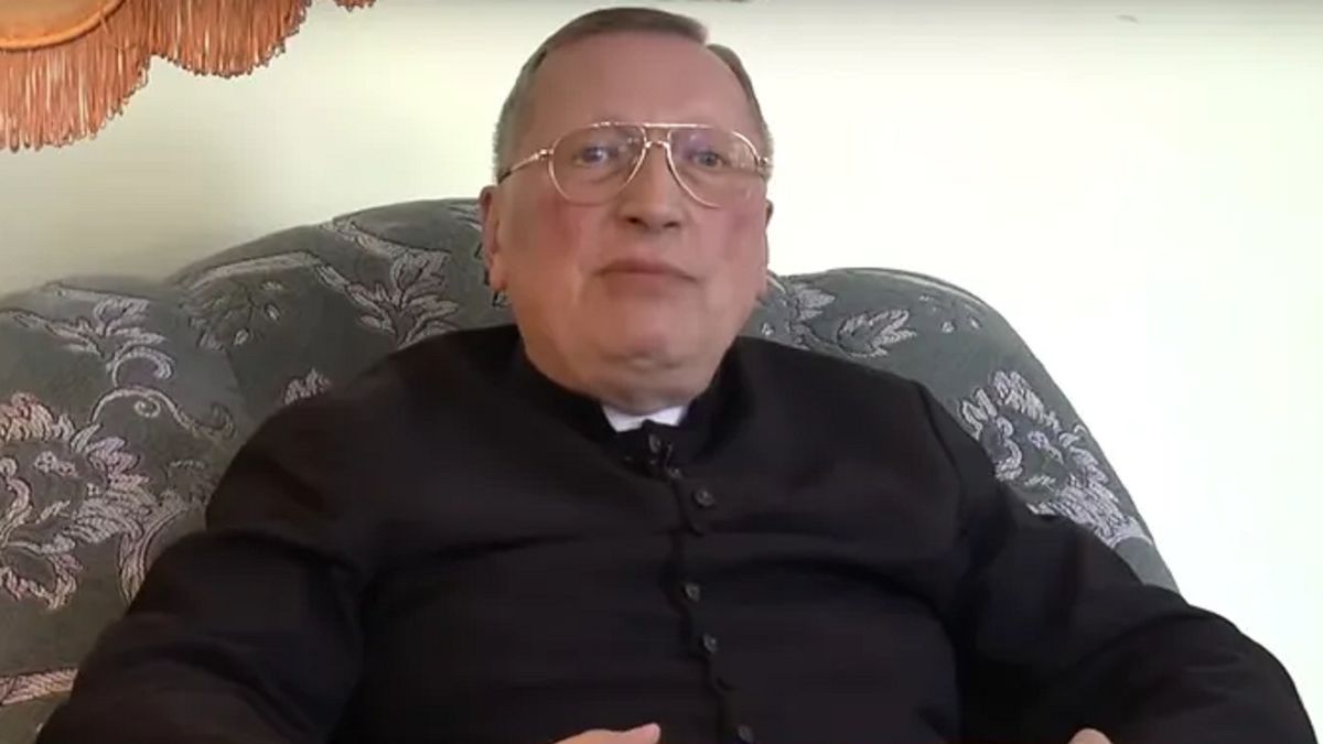 Ksiądz Roman Kneblewski często udziela się w mediach społecznościowych.