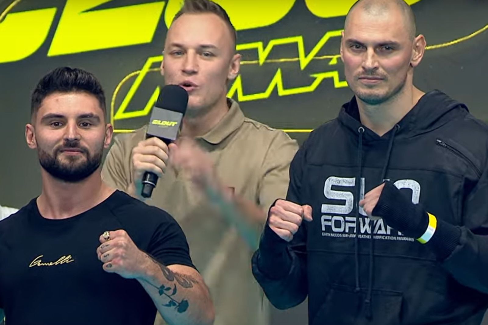 Na zdjęciu od lewej: Adrian Cios, prowadzący środową konferencję Clout Mateusz Kaniowski i Zbigniew Bartman.