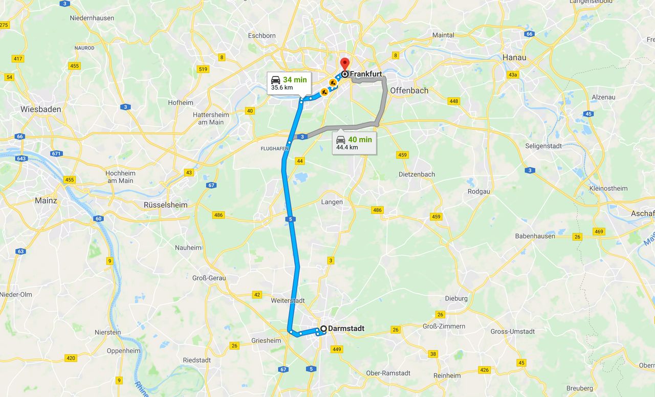 Google Maps twierdzi, że z Frankfurtu do Darmstadtu jedzie się 34 minuty. Ale na pewno nie jadąc Rekordwagenem.