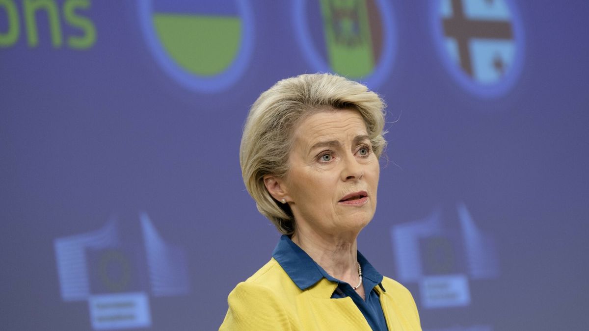 Ursula von der Leyen  ołasza stanowisko Komisji Europejskiej w sprawie wniosku Mołdawii i Ukrainy o czlonkostwo w UE zlozonego przez Ukraine, Gruzje i Moldawie na zaproszenie Rady w czasie wojny miedzy Rosja a Ukraina.  Fot: Thierry Monasse/REPORTERThierry Monasse/REPORTER