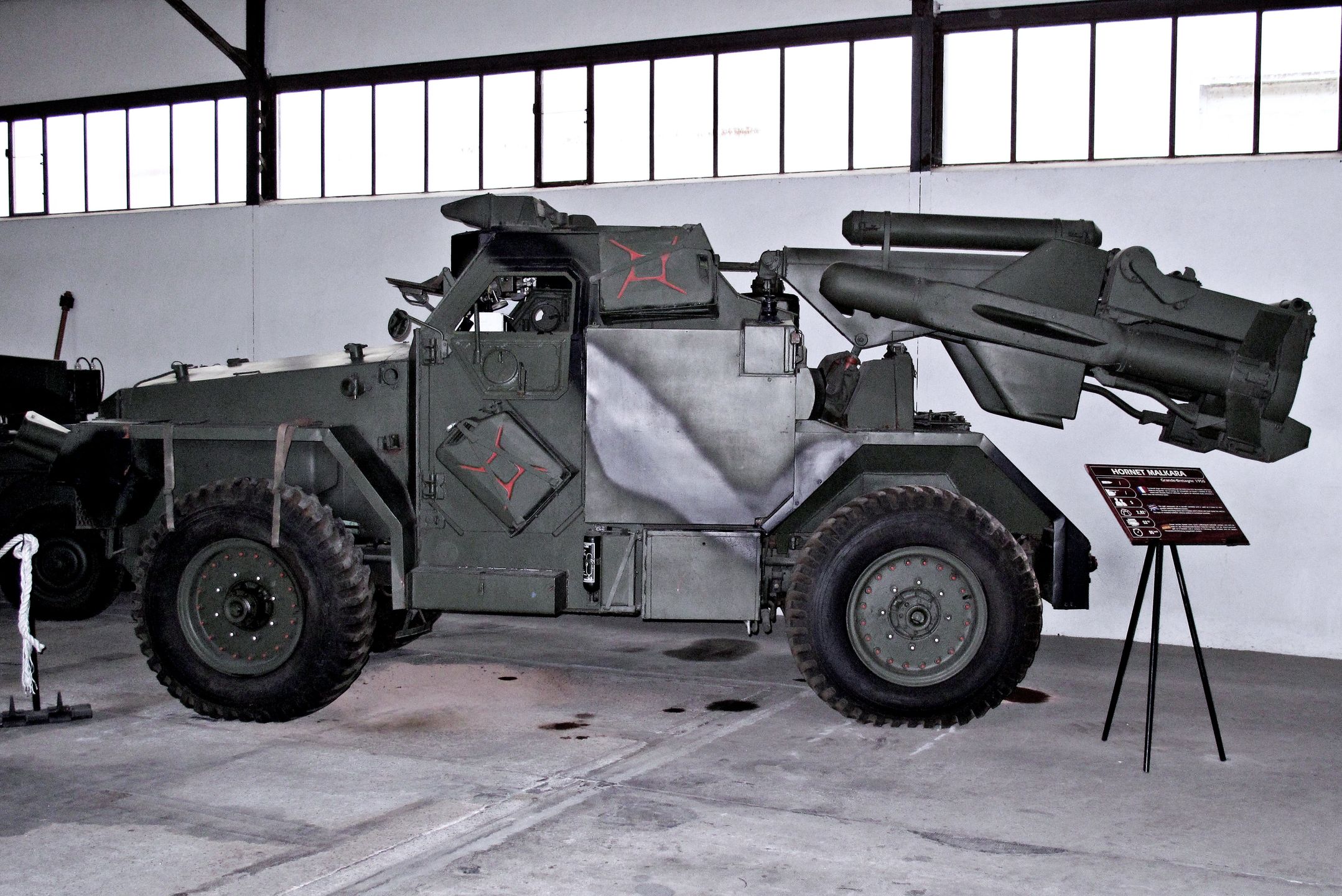 Pociski Malkara na samochodzie Humber Hornet