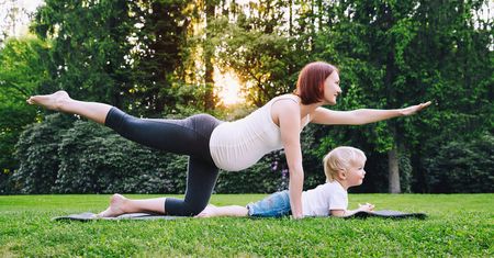 Joga dla kobiet w ciąży – zalecenia, wskazówki i przeciwwskazania