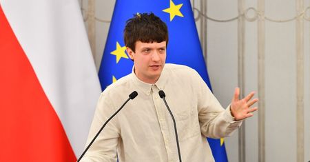 Michał Sikorski o politycznych podziałach. "Oś narzucona przez stare dziady"