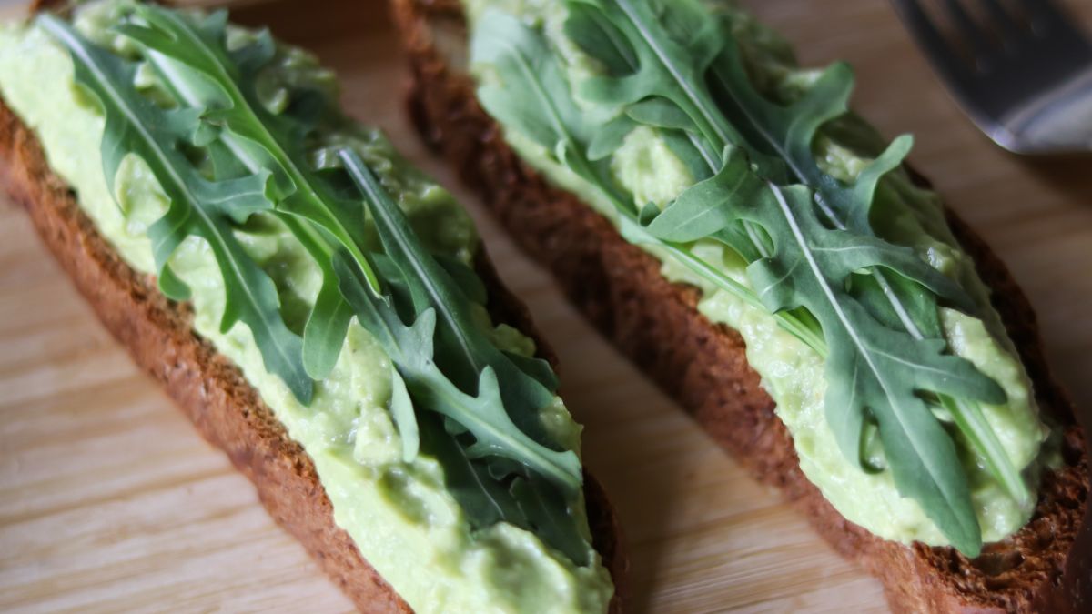 Wysokobiałkowe masło z awokado to pyszne smarowidło do pieczywa