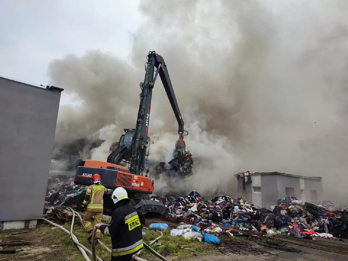 Gigantyczny pożar w Kamieńcu. W akcji kilkadziesiąt jednostek