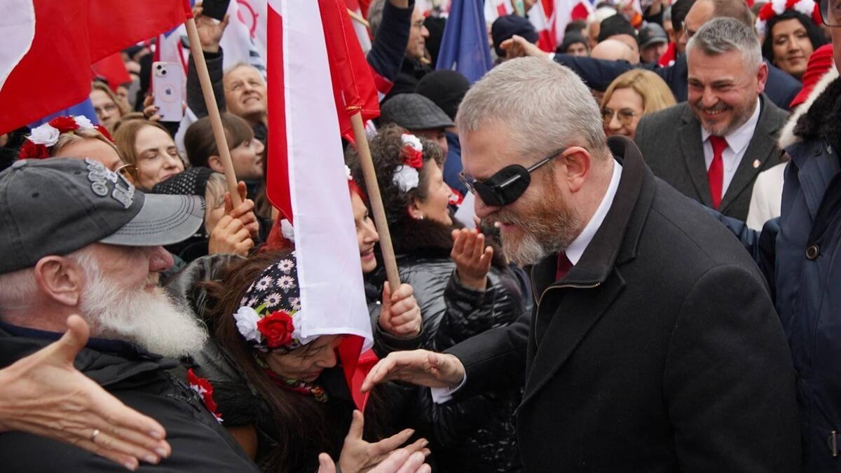 Grzegorz Braun na marszu
