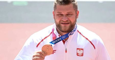 Paweł Fajdek powtórzył ślub. I zrobiło się duże zamieszanie