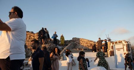 Problemy na Santorini. Ostrzeżenia dla turystów i mieszkańców