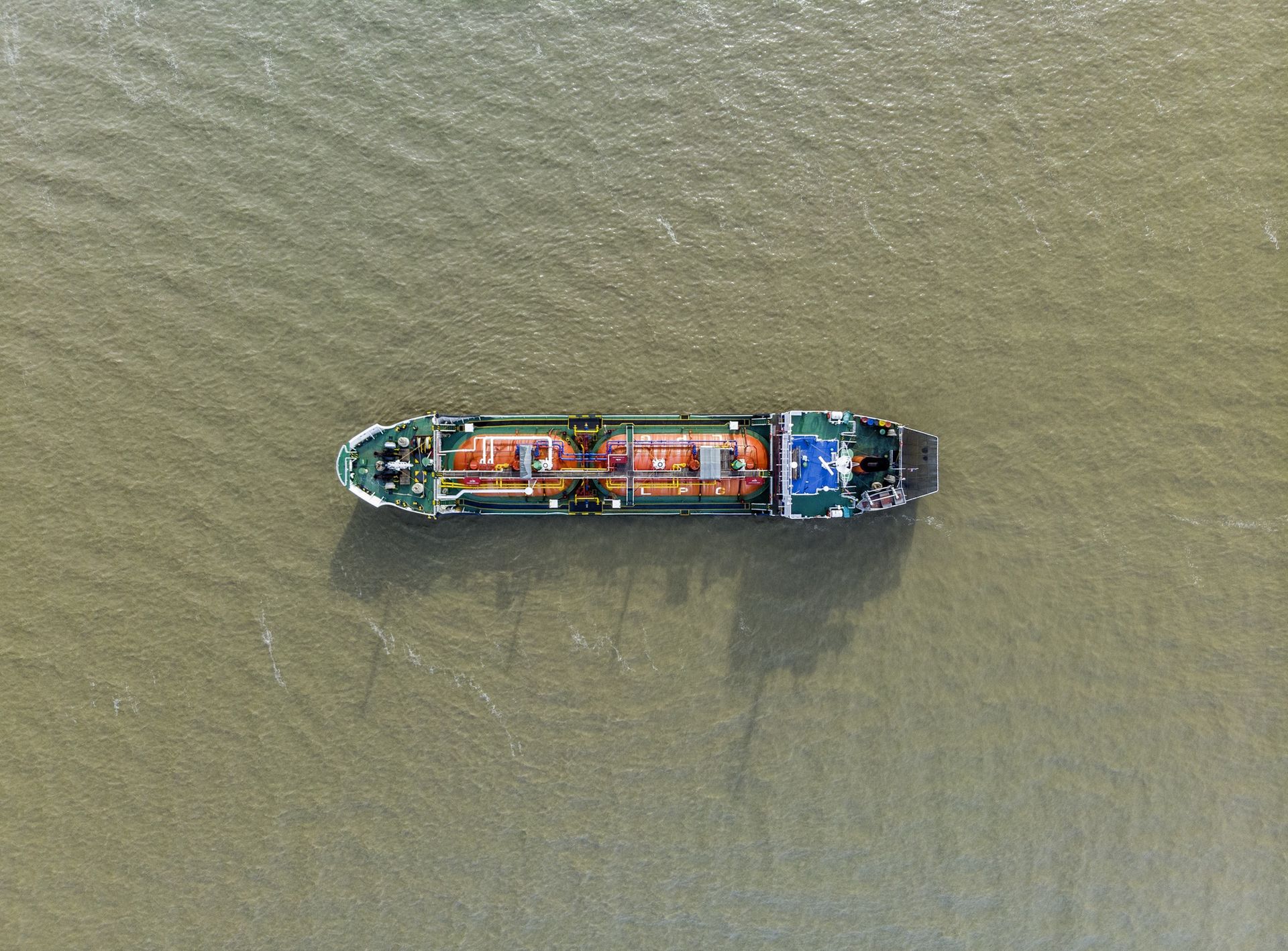 Kolejny tankowiec powiązany z Iranem przekroczył cieśninę Ormuz