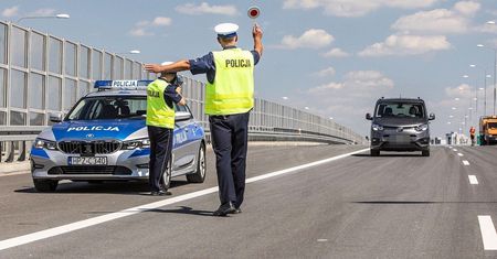 Majówka 2026: policja zapowiada wzmożone kontrole i ograniczenia w ruchu
