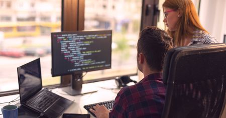 Outsourcing usług IT – czym jest i kiedy warto go rozważyć?