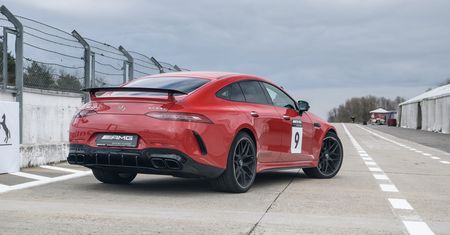 Mercedes-AMG ma pożegnać się z napędem na tył, bo klienci go nie chcą