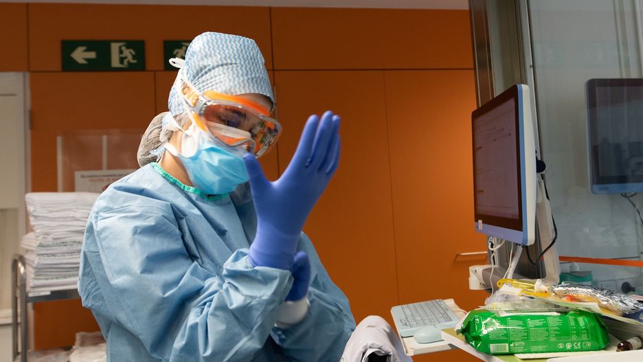 Wrocław. Znaczący spadek przyjęć pacjentów. Szpital prosi, by nie unikać badań