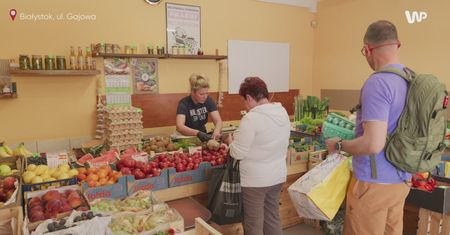 "Każdy ma wybór – albo u nas, albo w dyskoncie". Sprzedawczynie z bazaru o tym, co naprawdę kupujemy