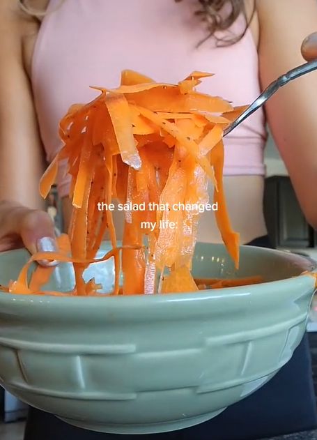 TikTokerka twierdzi, że sałatka &quot;zmieniła jej życie&quot;