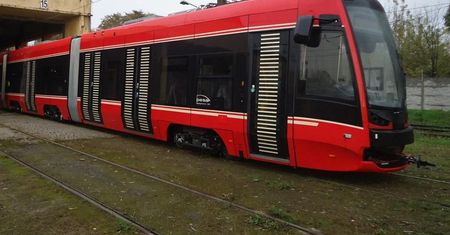 Śląskie. Pierwszy z ośmiu tramwajów dotarł do Katowic