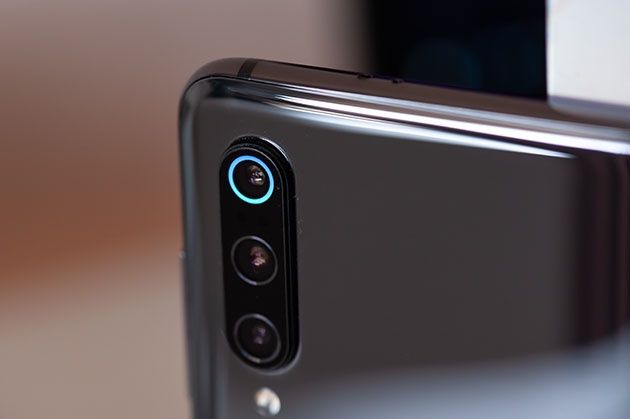 Xiaomi Mi 9 - tył