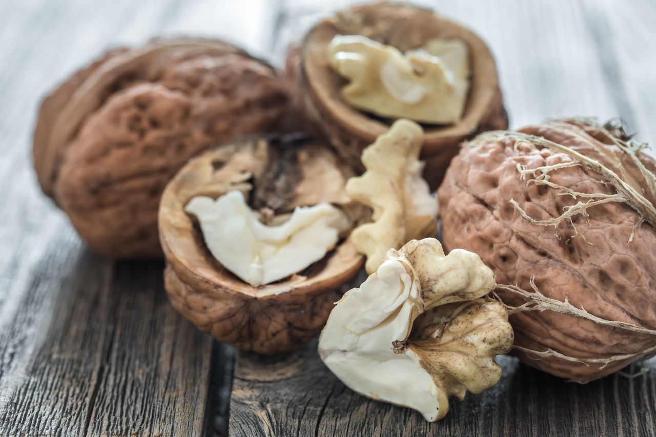 Seasonal walnuts: How to remove bitter skins easily