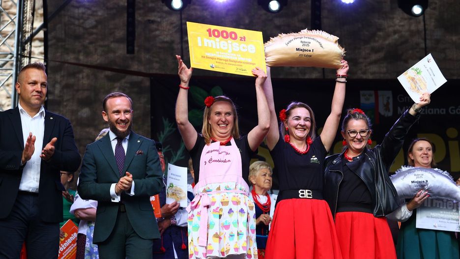 Koło Gospodyń Wiejskich Aktywne Babeczki z radością triumfuje w tej edycji konkursu na najlepsze pierogi