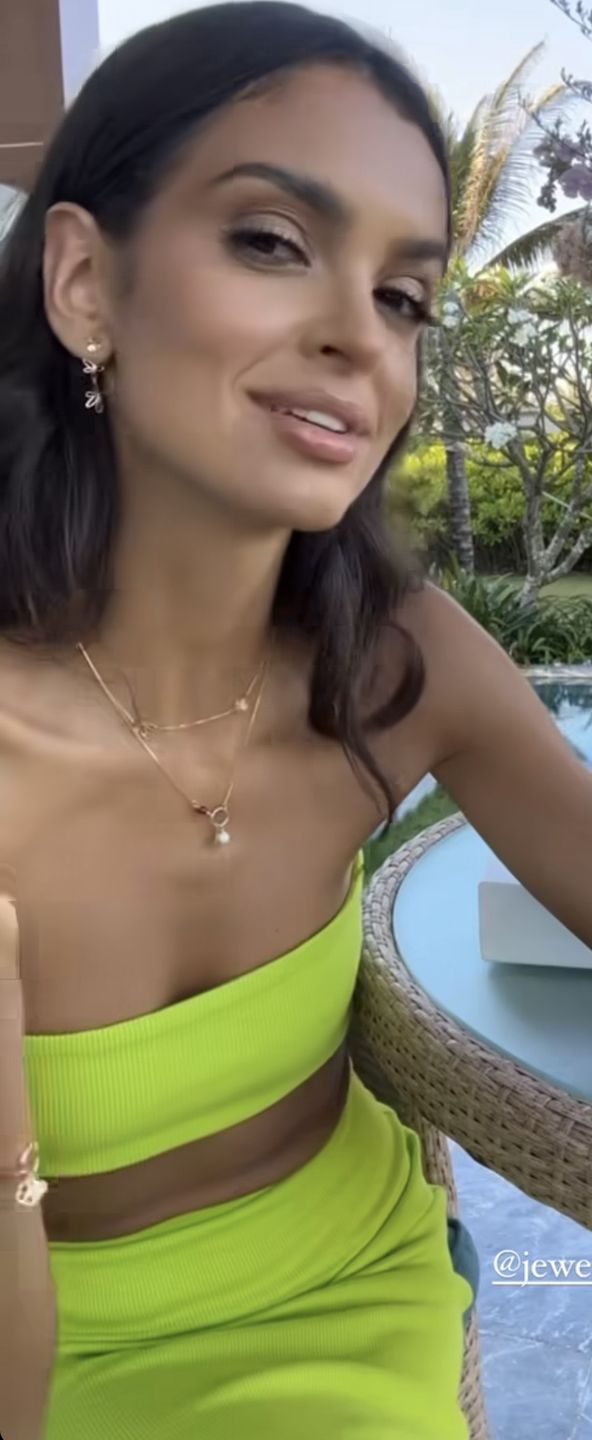 Klaudia El Dursi w neonowym zestawie