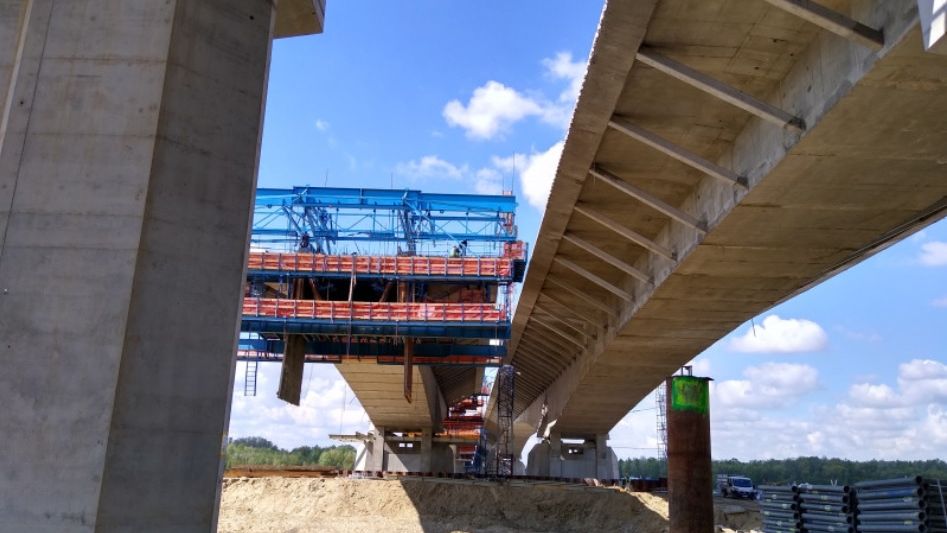 Kontrakt na budowę południowej obwodnicy Warszawy został podpisany w 2015 r.