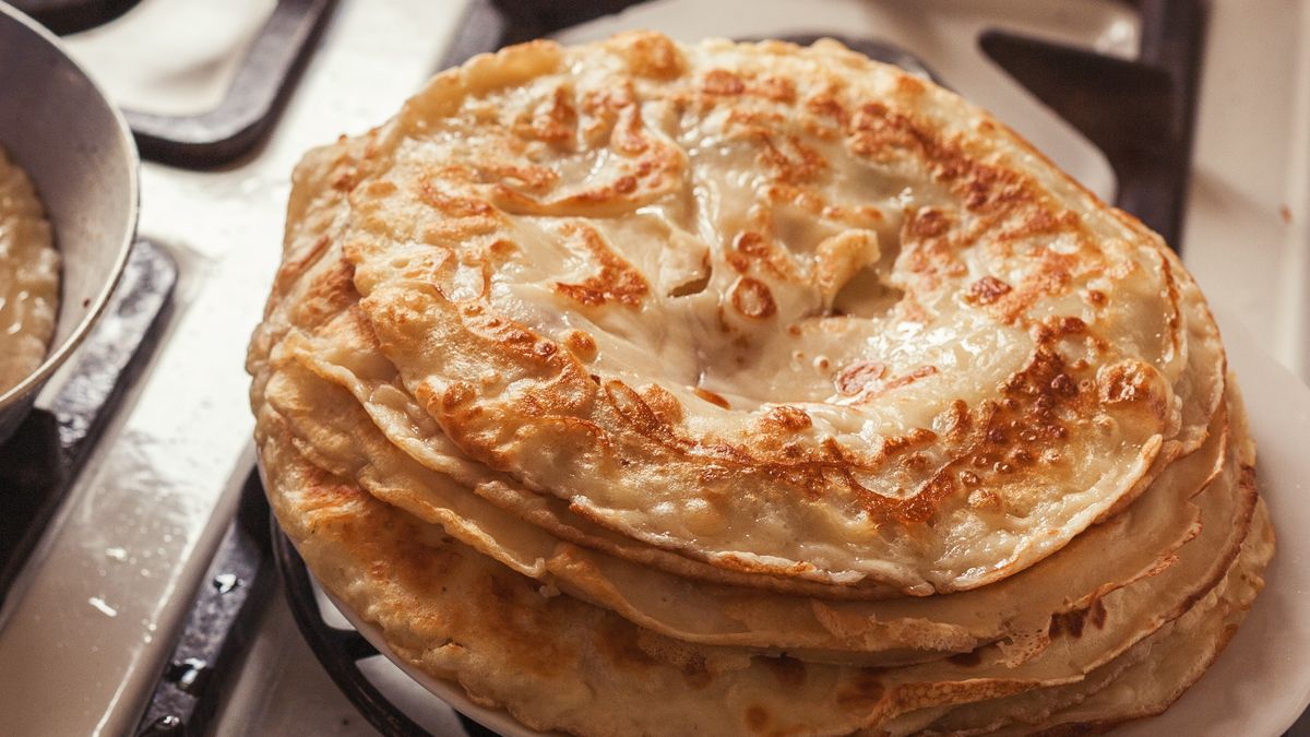 Naleśniki po węgiersku wyróżnia jeden dodatek do ciasta