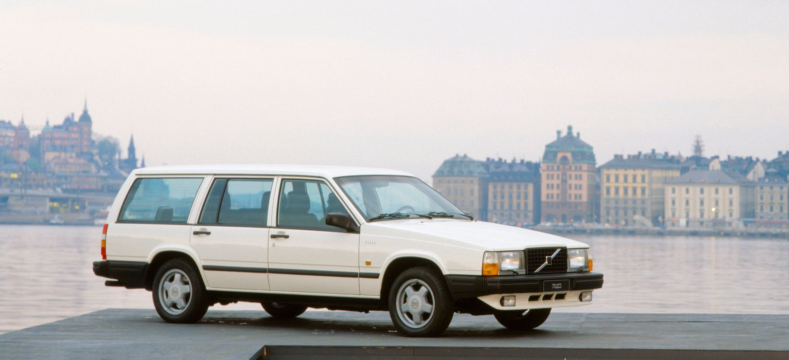 Prawdziwe, klasyczne Volvo 740 Kombi