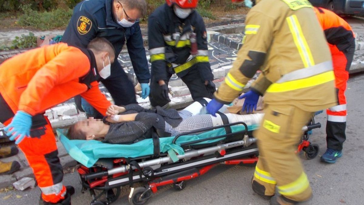  Betonowy mur przygniótł idącą chodnikiem 30-latkę. 