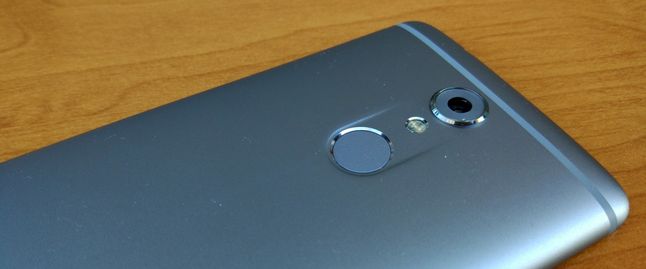 ZTE Axon 7 mini