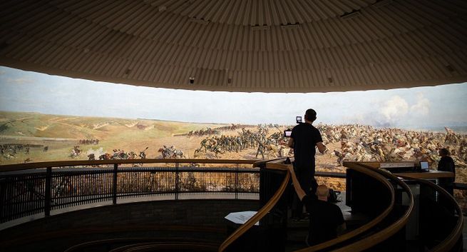 Bank Pekao S.A. w filmie „Okiem liryka” przybliża historię obrazu „Bitwa pod piramidami” autorstwa Wojciecha Kossaka