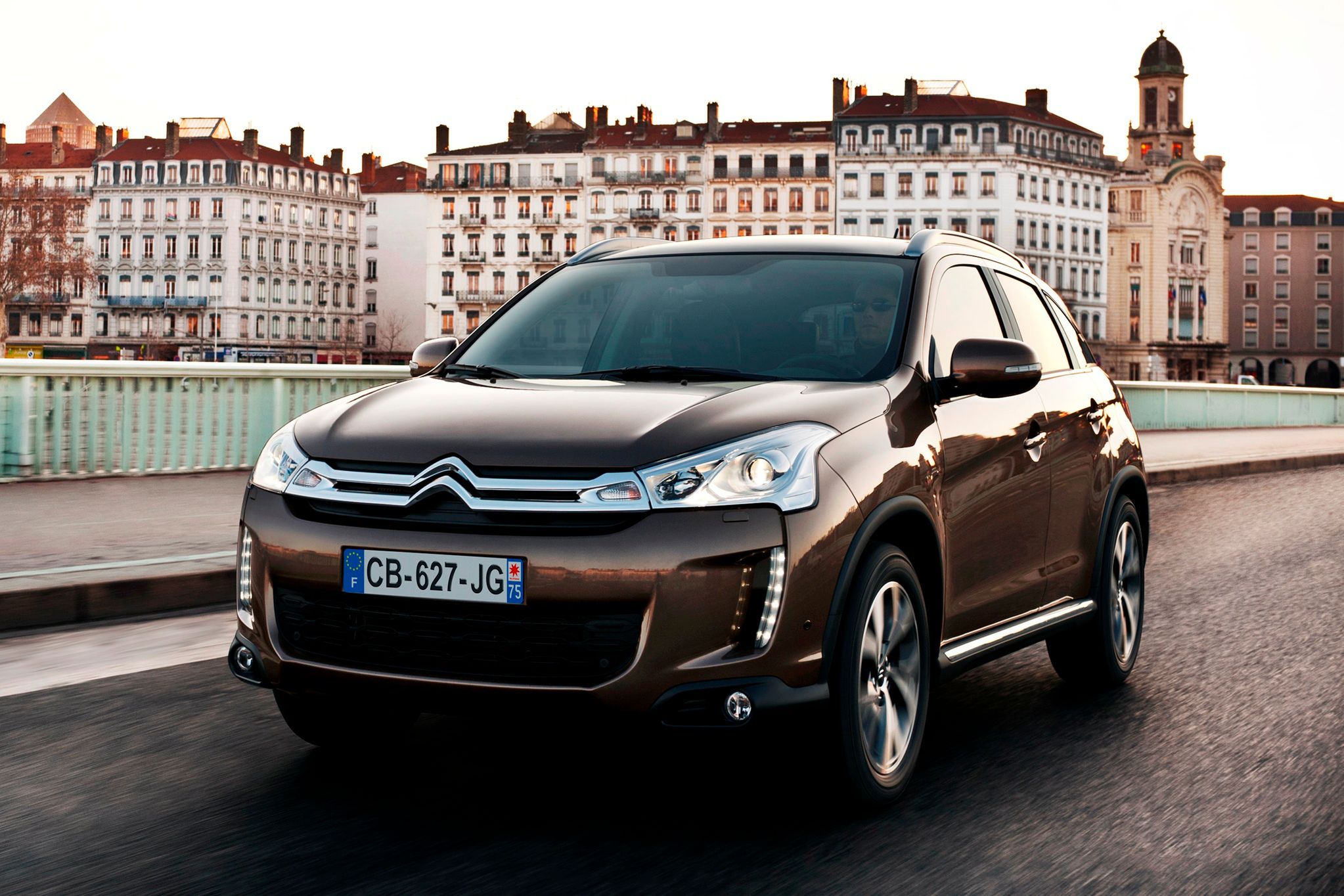 Jeżeli zależy wam na osiągach, najlepiej wybrać japoński motor 1.8 HDI.