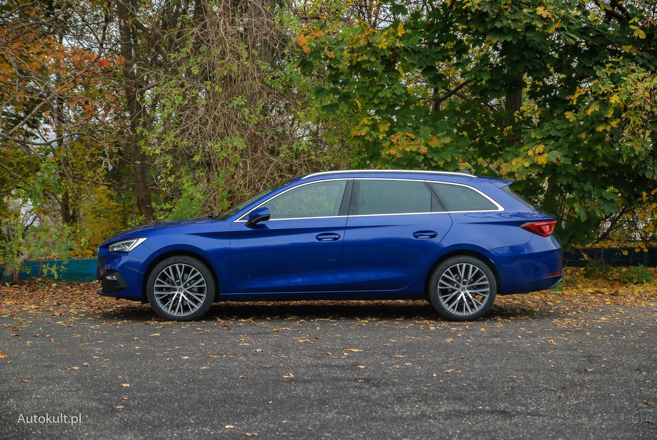 Seat Leon Sportstourer - widok z boku