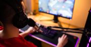 Młodzi mężczyźni wybierają gry zamiast seksu. Naukowcy alarmują