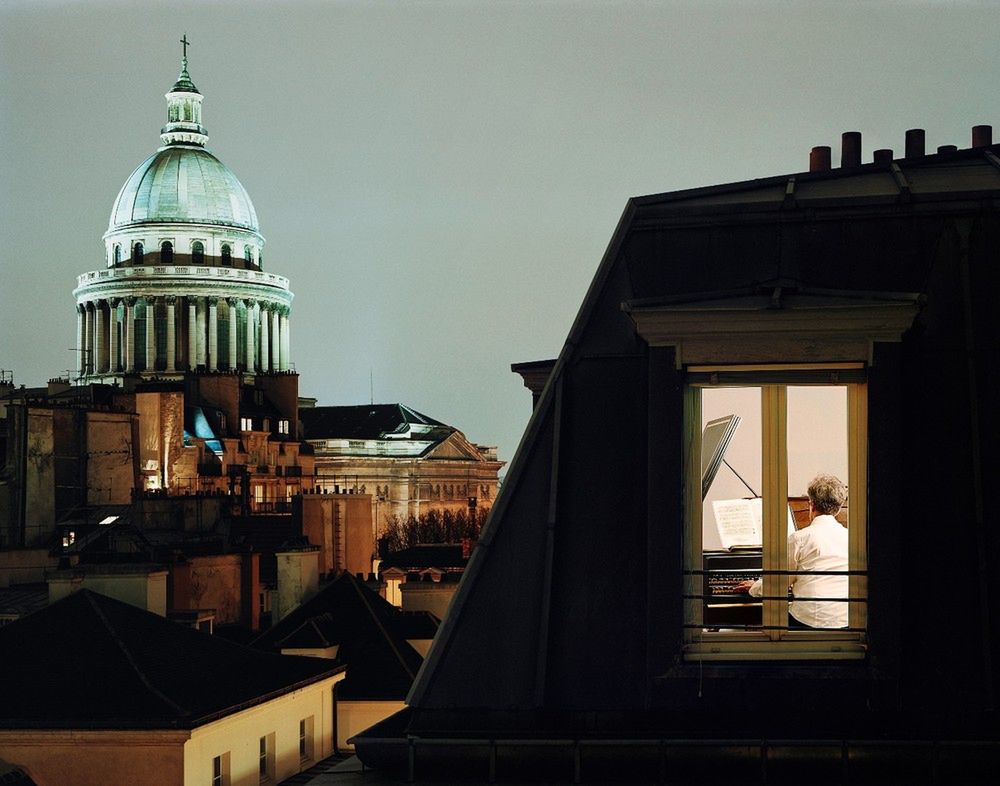 Samotność miejskiego życia pięknie uchwycona na zdjęciach Floriane de Lassee
