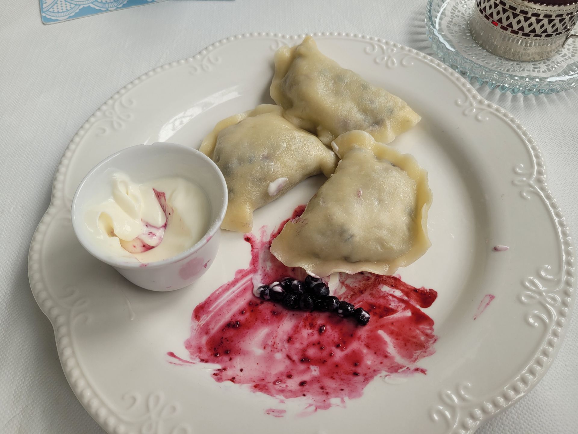 Pierogi z jagodami - napakowane owocwami